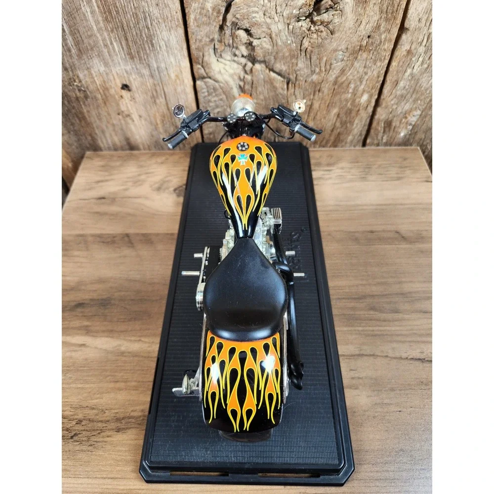 Muscle Machines West Coast Choppers Diecast Motorcycle Black Orange Flames 1:18